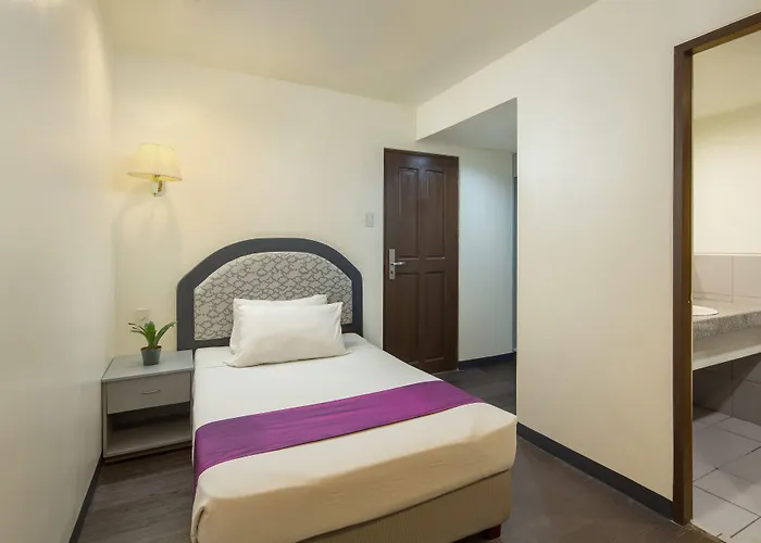 V Hotel Manille