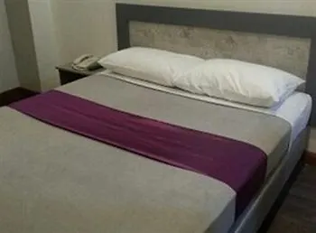 V Hotel 3*